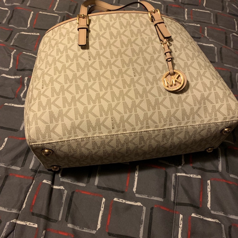 Purse - Picture 2 of 5